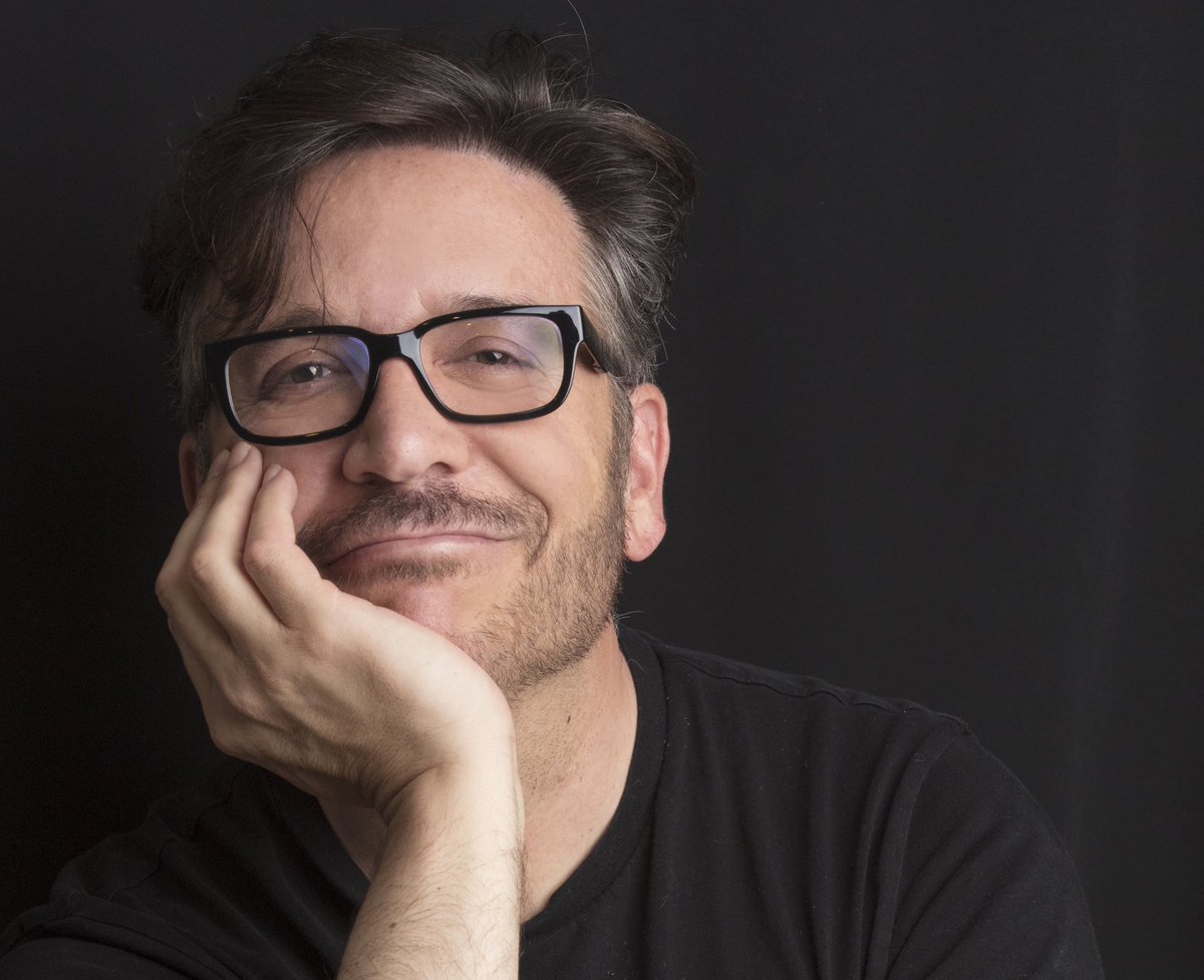 Super contenta de que nuestro querido productor musical #AlexAbaroa ganó este día un #LatinGrammy en Sevilla, España. ¡Felicidades!