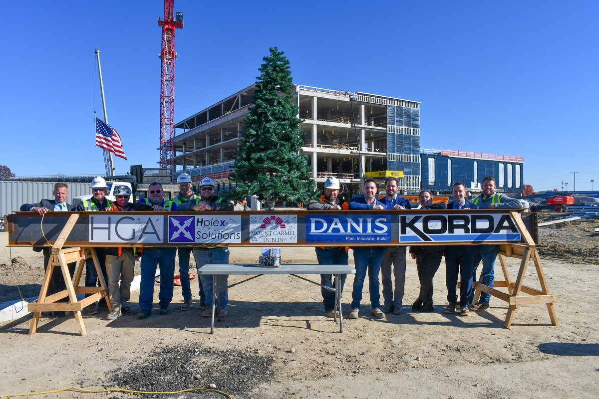 DanisBuilds's tweet photo. Congratulations to the @MtCarmelHealth - Dublin team for placing the final beam just eight months after groundbreaking!
#DanisBuilds #PlanInnovateBuild #HealthcareConstruction #ToppingOut https://t.co/SEXWweIsVY