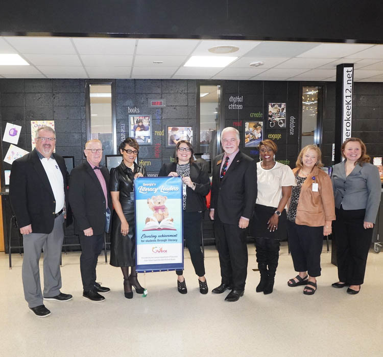 State School Superintendent Richard Woods visited Mountain Road ES today to present the school with its banner for the Literacy Leader award, recognizing exceptional growth in reading achievement on state assessments! #CCSDfam <a href="/MRESCougars/">Mountain Road Elem</a> <a href="/georgiadeptofed/">Georgia Department of Education</a>