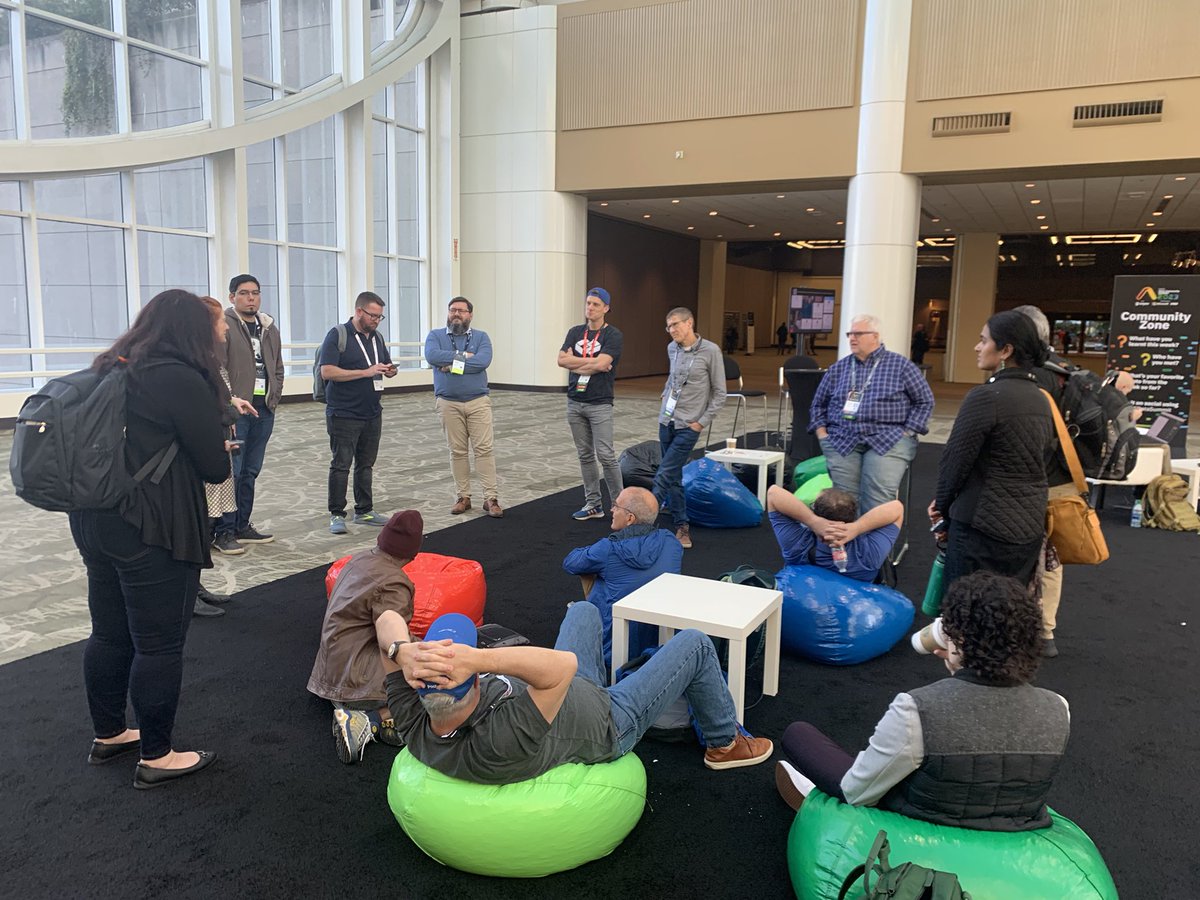 KirstyRedgate's tweet photo. Great questions from the group at the Professional power hour on technical writing with @promicroNL @Simple_Talk and one of my faves Tony Davis in the #PASSDataSummit Community Zone ✍️❤️💎#diamonds #redgate https://t.co/niLNfEUYAb