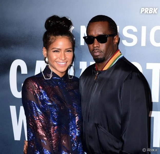 elmusicfeelings's tweet photo. ❌ SCANDALE : CASSIE porte plainte à Diddy.  Elle l’accuse de l'avoir forcée à prendre de la drogue, à avoir des relations sexuelles avec des prostitués pendant qu'il filmait et à l'avoir maltraitée à plusieurs reprises pendant des années. Elle raconte qu’il la battait et l’a meme v*ole en 2018!

La plainte détaille de multiples horreurs.