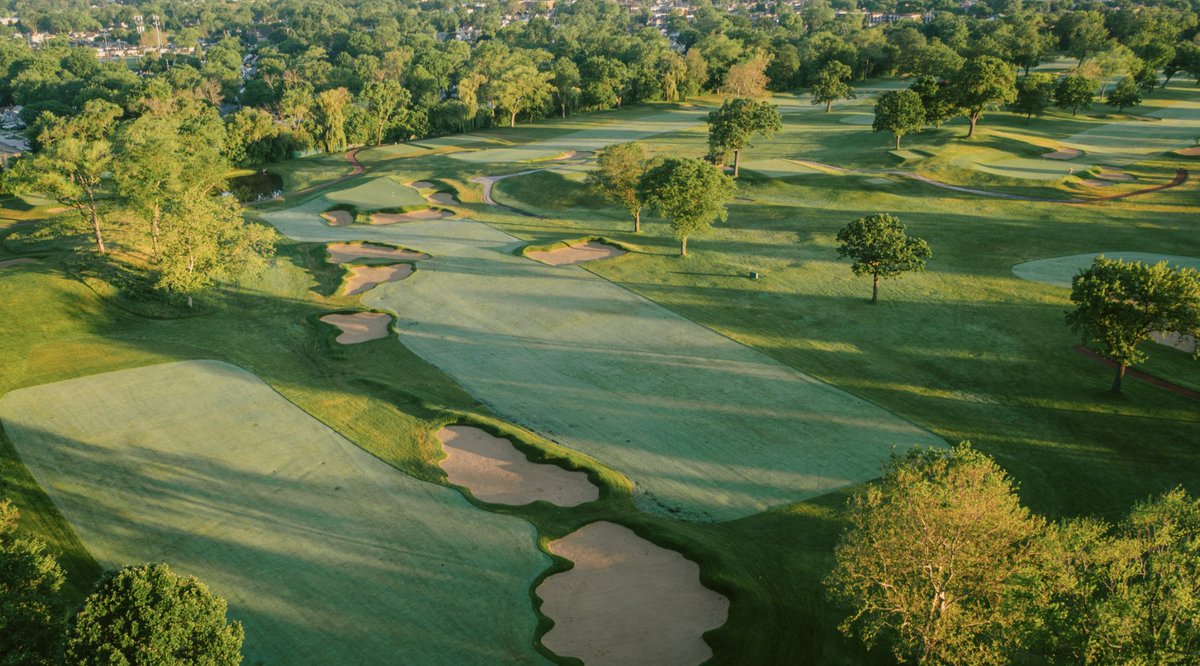 fried_egg_golf's tweet photo. Hole of the day

Beverly Country Club
No. 14 - par 4 - 327 yards

The short par-4 14th at Beverly Country Club always keeps you on your toes. Off the tee, players who try to push their drive up the green have to negotiate a series of bunkers and risk being short sided. Those who lay back short of the sand can set themselves up for easy pars, but the temptation to get up near the surface is often too much to overcome.