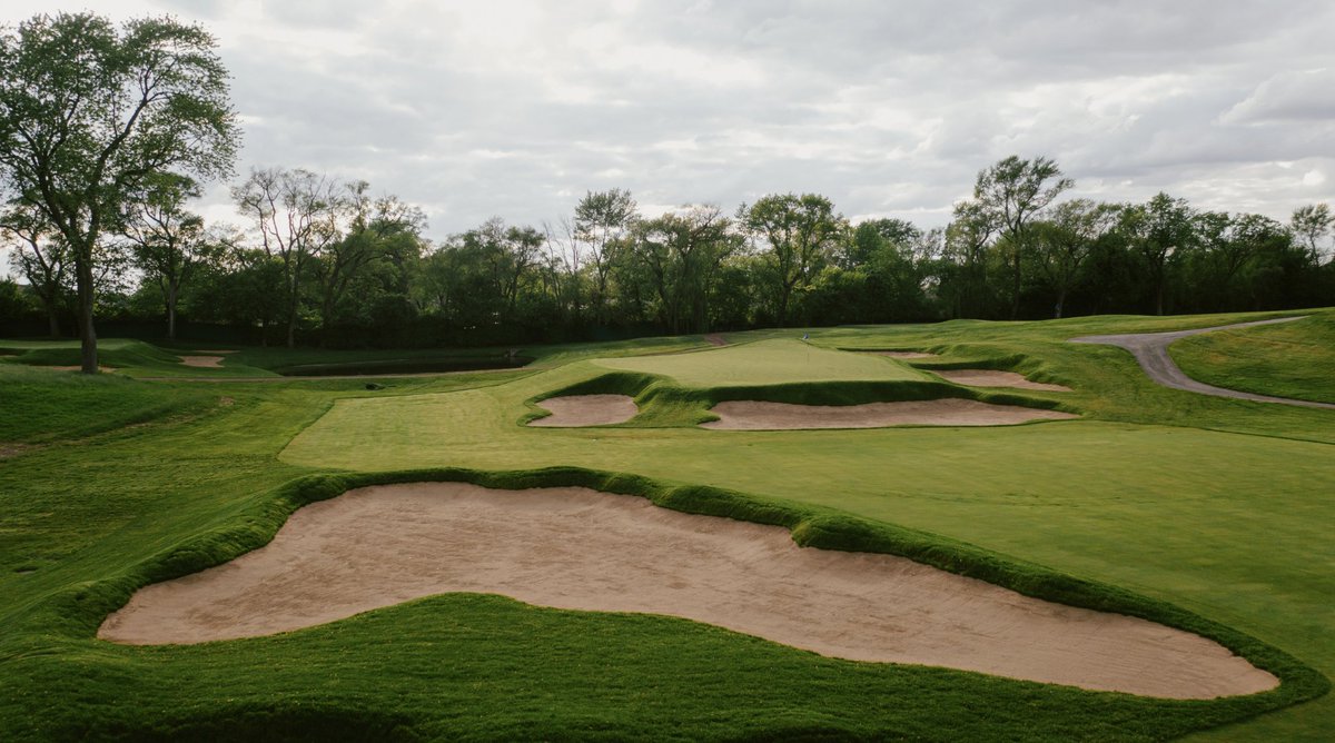 fried_egg_golf's tweet photo. Hole of the day

Beverly Country Club
No. 14 - par 4 - 327 yards

The short par-4 14th at Beverly Country Club always keeps you on your toes. Off the tee, players who try to push their drive up the green have to negotiate a series of bunkers and risk being short sided. Those who lay back short of the sand can set themselves up for easy pars, but the temptation to get up near the surface is often too much to overcome.