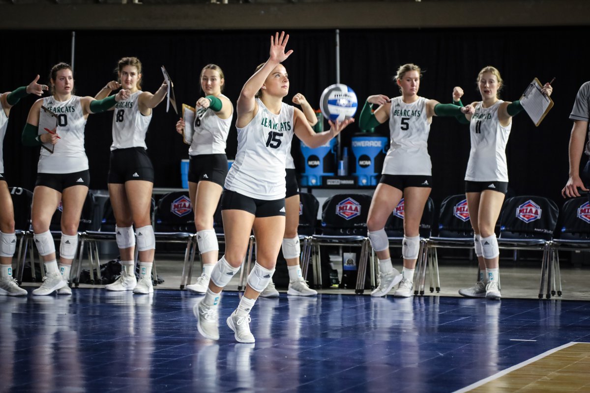 NWBearcatVB's tweet photo. First set frames! 📸

#OABAAB https://t.co/QSHggJtXq8