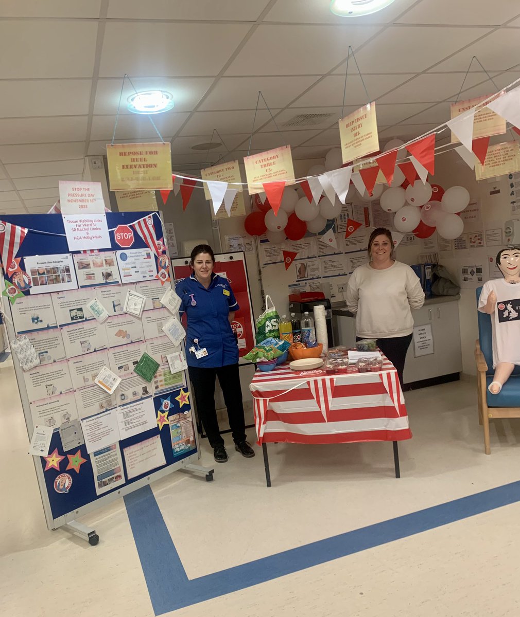 Ward 31, 👏👏Racheal and Holly doing a great job with highlighting the importance of pressure ulcer prevention. #StopThePressure #teammedicine.