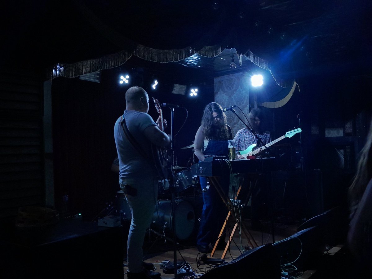 chunky66's tweet image. Great to catch Thee UFO on stage @WorkmansDublin tonight,
Support for @Godcasterband

@foggynotions
@theGOOdublin
#TheGoo #thegoingoutoutguide #Dublin #livemusic #HaveYouGotTheGoo