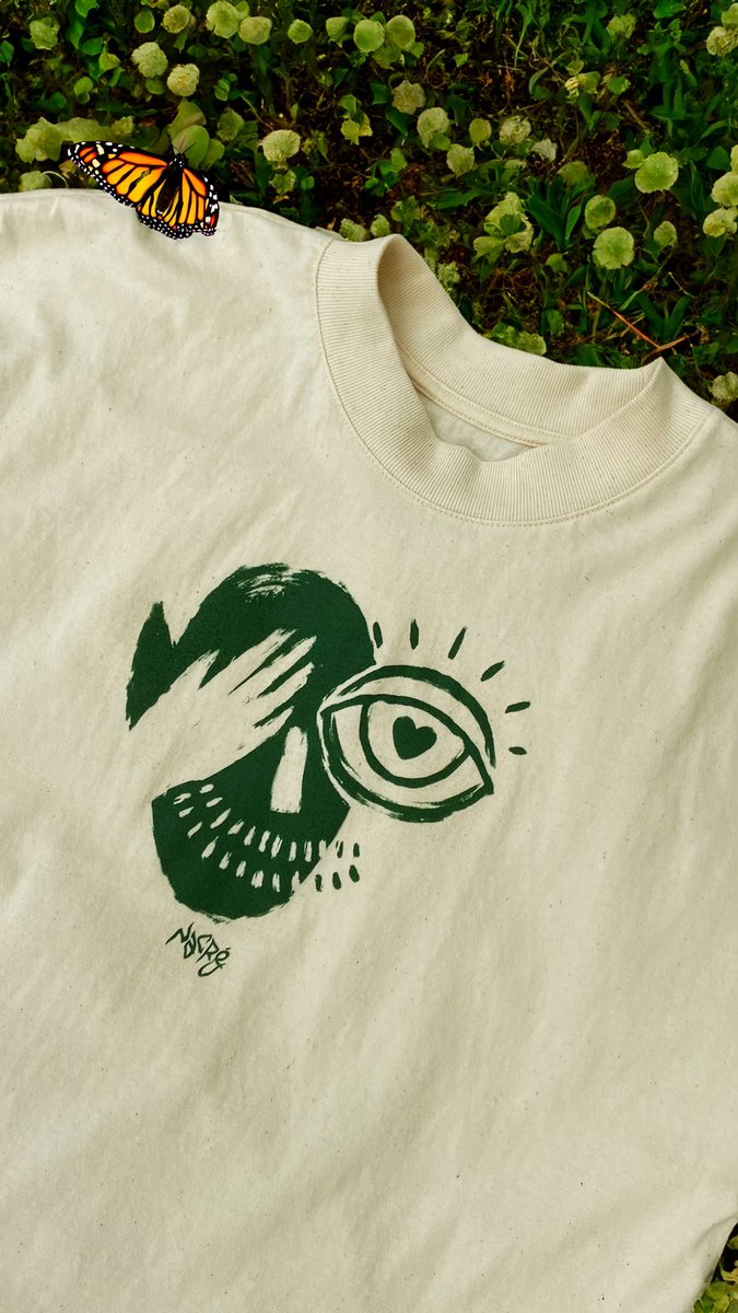 karddesign's tweet photo. @lydiam6h Le dernier drop en date, ces deux t-shirts de ma collection « La Vision Du Coeur » 👁️💙 https://t.co/klUyOD2tq7