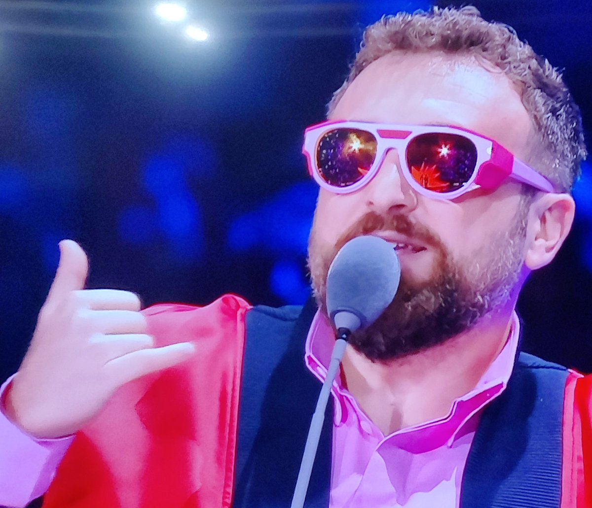 moschampagne_'s tweet photo. Riuscirebbe a vendere il ghiaccio agli eschimesi #XF2023 https://t.co/0rZhlS462D