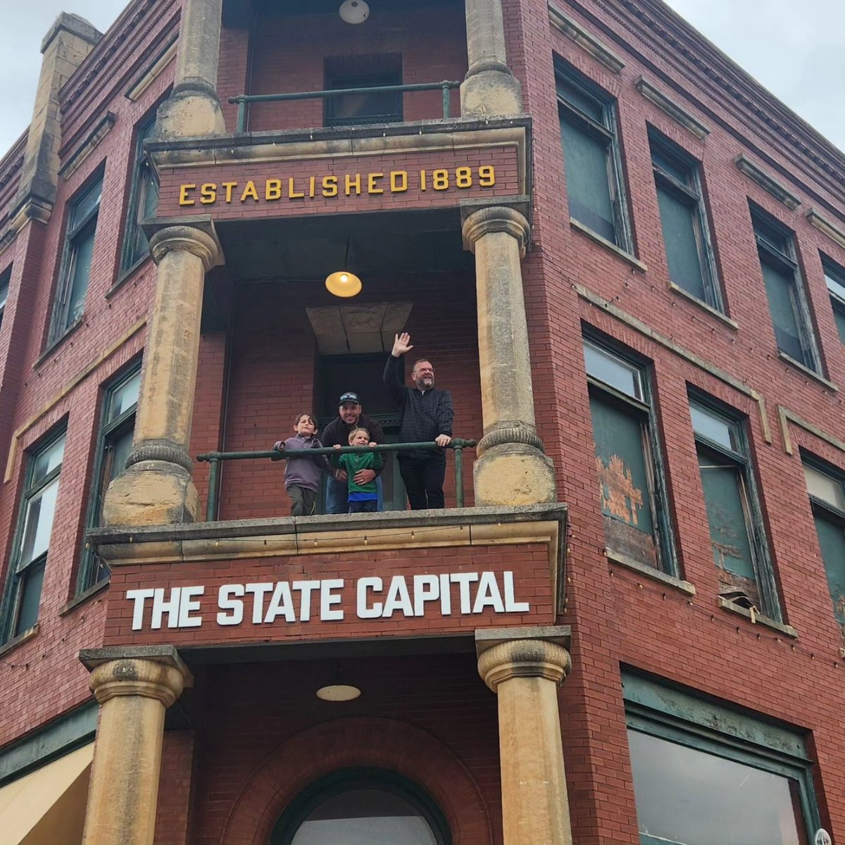 PublishingMSM's tweet photo. On this day in 1907, President Theodore #Roosevelt signed a proclamation declaring that Oklahoma was to join the Union as the 46th state. Off the 2nd floor blacony, a gun was fired, followed by the announcement, "Oklahoma is Now a State."#StatehoodDay #46thstate #2ndfloorblacony https://t.co/WFoqCyrBjw