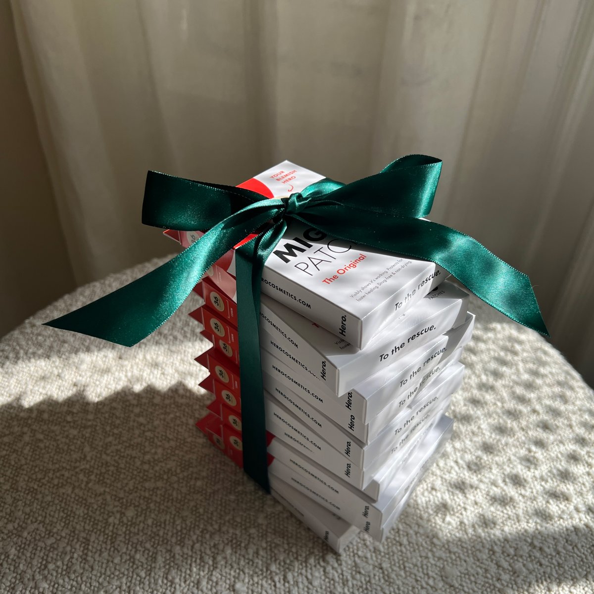 herocosmetics's tweet photo. A round of applause for my gift-wrapping skills 👏🤗 https://t.co/vBo8kbACVo