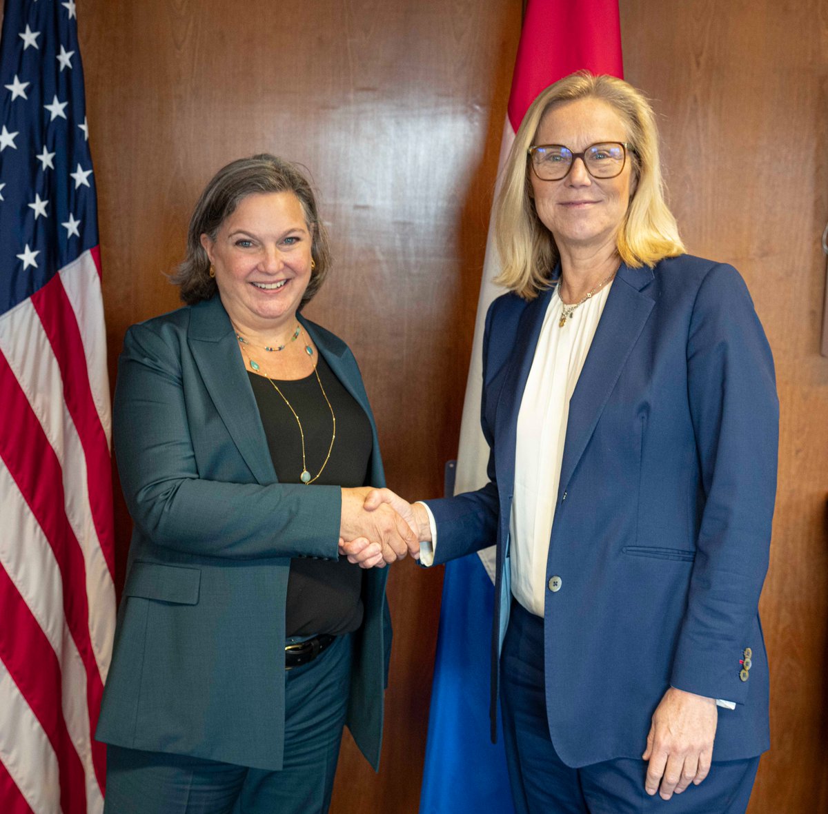 Pleased to meet with Dutch @Minister_FIN Sigrid Kaag to discuss our unwavering support for Ukraine, Hamas terror against Israel and protection for innocent civilians, and our preparations for COP28.  🇺🇸 and 🇳🇱are working together on our most pressing global challenges.