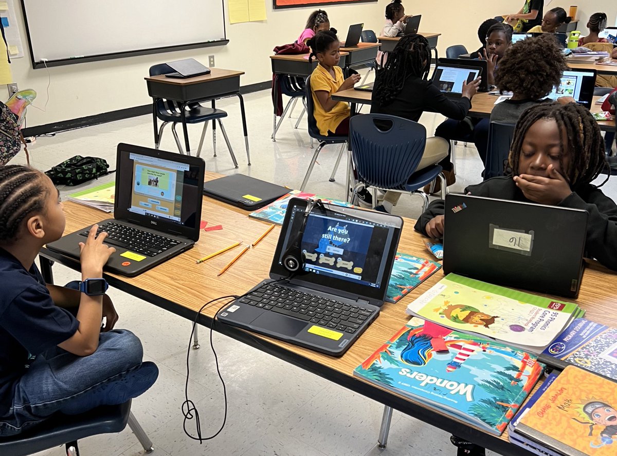 Integrating technology to foster engagement for auditory and visual learners. <a href="/StonewallTell/">Stonewall Tell ES</a> @aplatimore <a href="/EC_Tyson/">Tyson!</a>