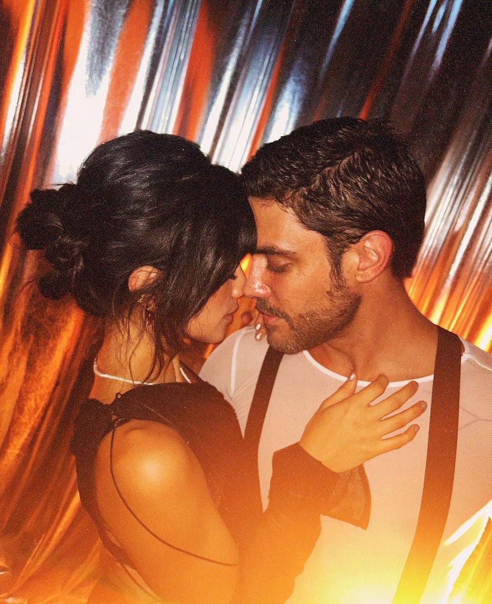 soypoggio's tweet image. Literal son lo mismo. A no, les amo demasiado a los 4. #RominaPoderosa #Marculi