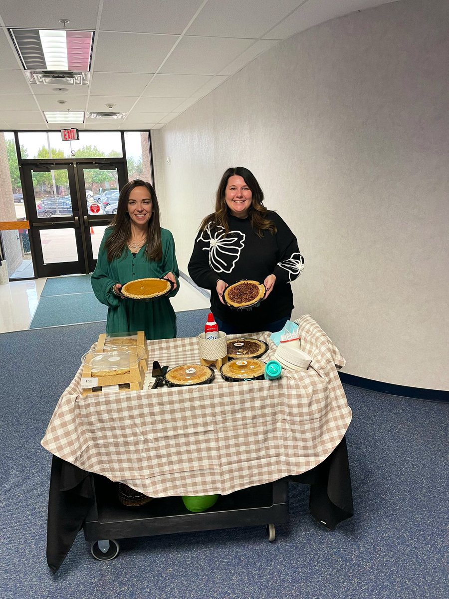 MsNelsonAP's tweet image. Yippie Pie Yay- Our teachers make our day! We enjoyed brightening teachers day with a surPIES treat this afternoon!