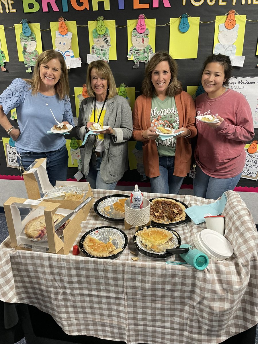 MsNelsonAP's tweet image. Yippie Pie Yay- Our teachers make our day! We enjoyed brightening teachers day with a surPIES treat this afternoon!