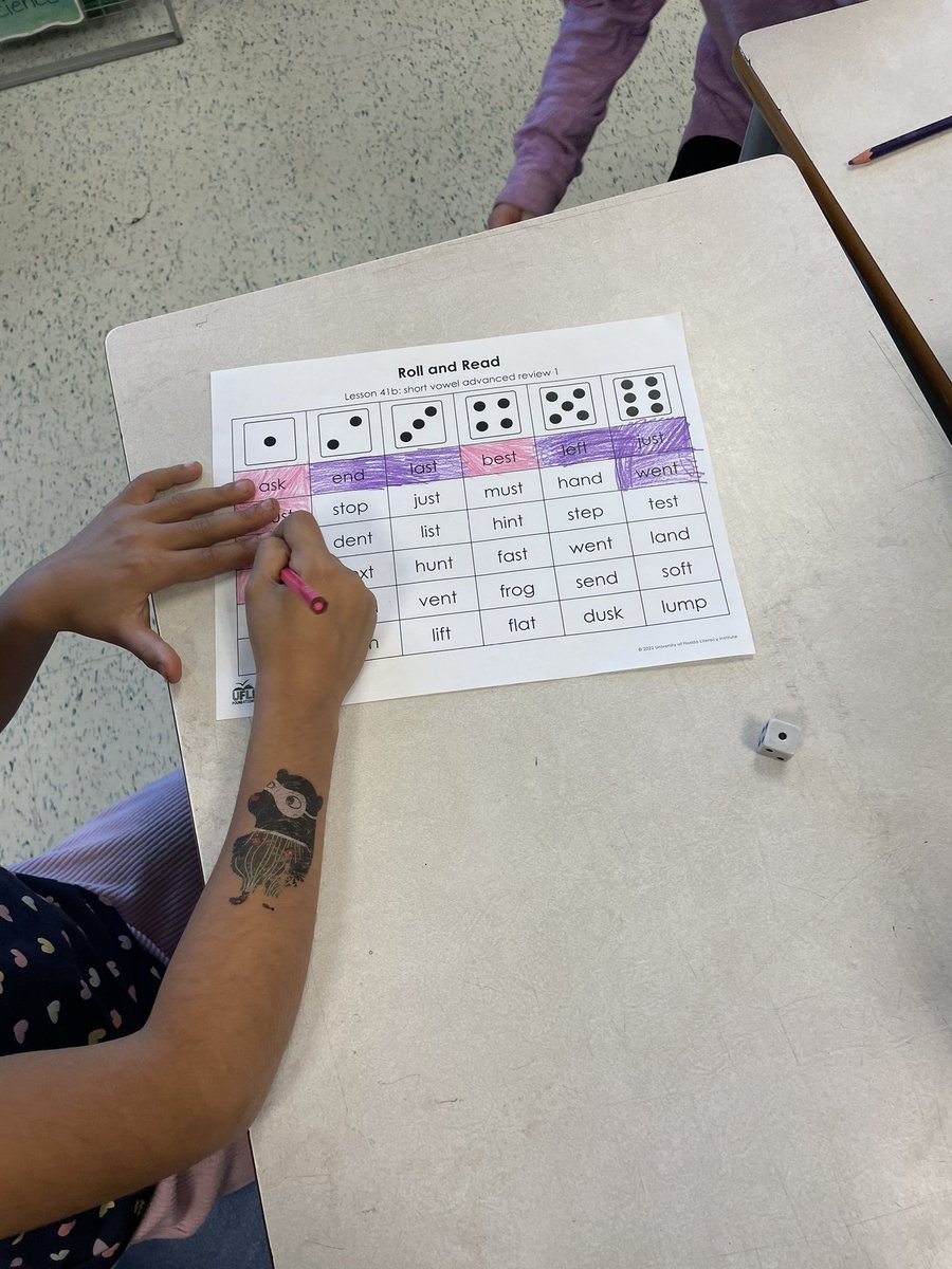 MsLeporeK's tweet photo. Our friends in 2C love playing the UFLI “Roll and Read”🎲😁@MrsDoakSTM @ThomasMoreOCSB @OttCatholicSB https://t.co/SOCChPfZ9k