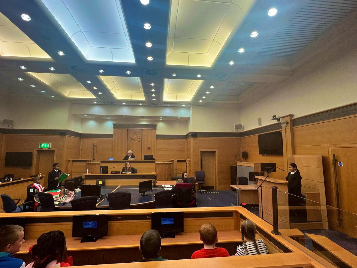 Miss_Park_10's tweet photo. Another amazing night at the High Court with our P7 and P7/6 @MockCourt teams👩🏾‍⚖️. 

Such a wonderful display which has been testament to the hard work and effort, both in school and at home by our outstanding pupils and supportive adults🌟👏🏻. 

@MrDonnellyP7 @stmarysmaryhill https://t.co/Z5i5AsCe82