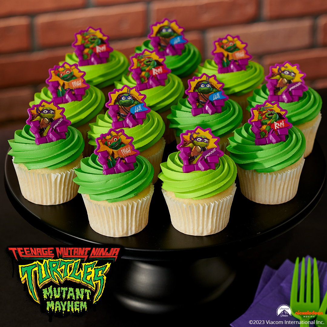 DecoPac's tweet photo. Looking for #MutantMayhem? Look no further. Donnie, Raph, Leo, and Mikey are here to save the city, and the celebration, one cupcake at a time. Head to the dessert table to checkout your favorite crime fighting shell-ebrities! #TMNTCake #TMNTCelebration #TMNTParty https://t.co/dONyp6Wukj