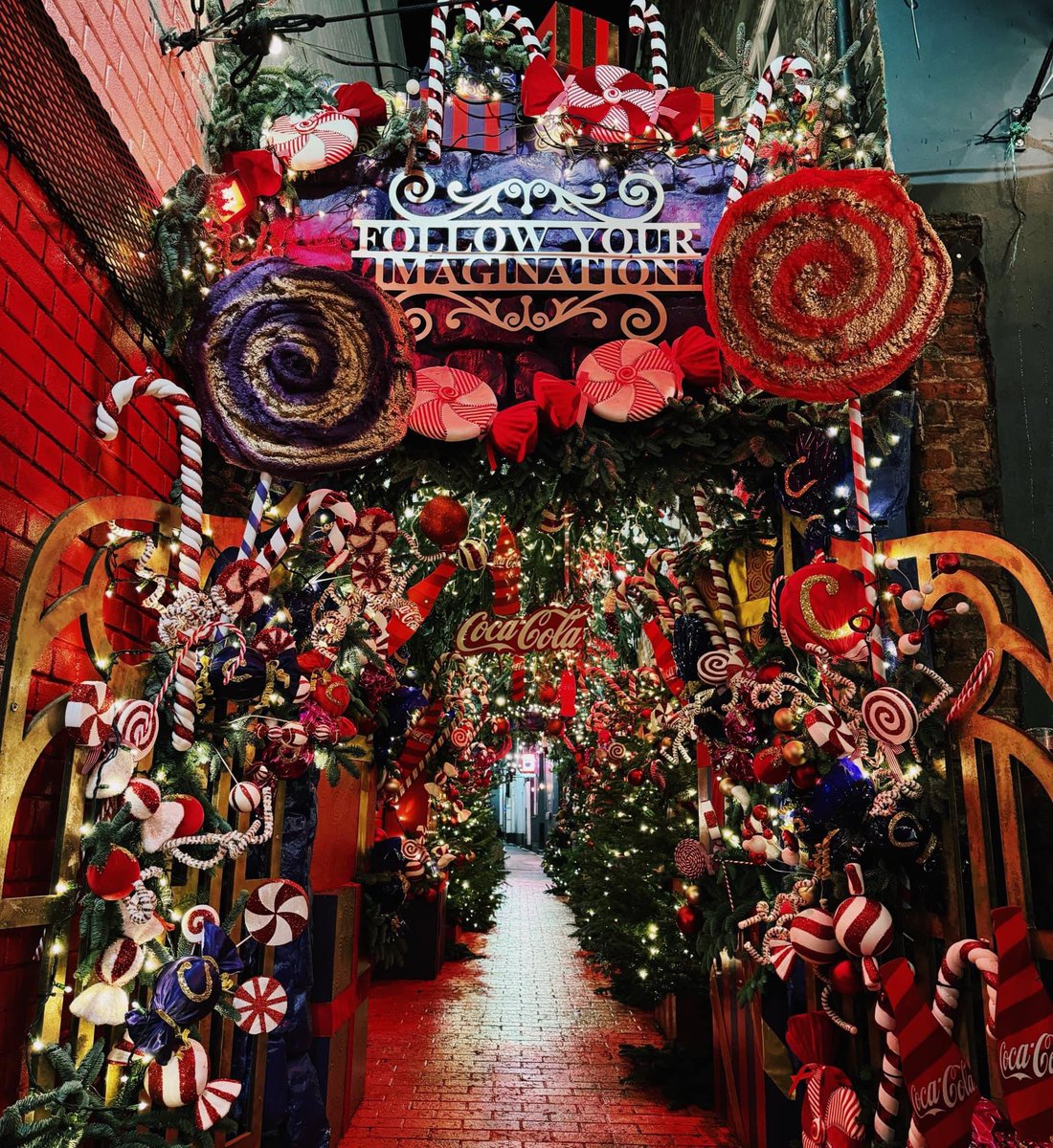 Follow Your Imagination … this festive season down Joy’s Entry ✨

A special thank you to @rebeleventsni & @cocacolagbi 

#thejailhousebelfast #henrysbelfast #joysentrybelfast #christmas2023 #belfastbars