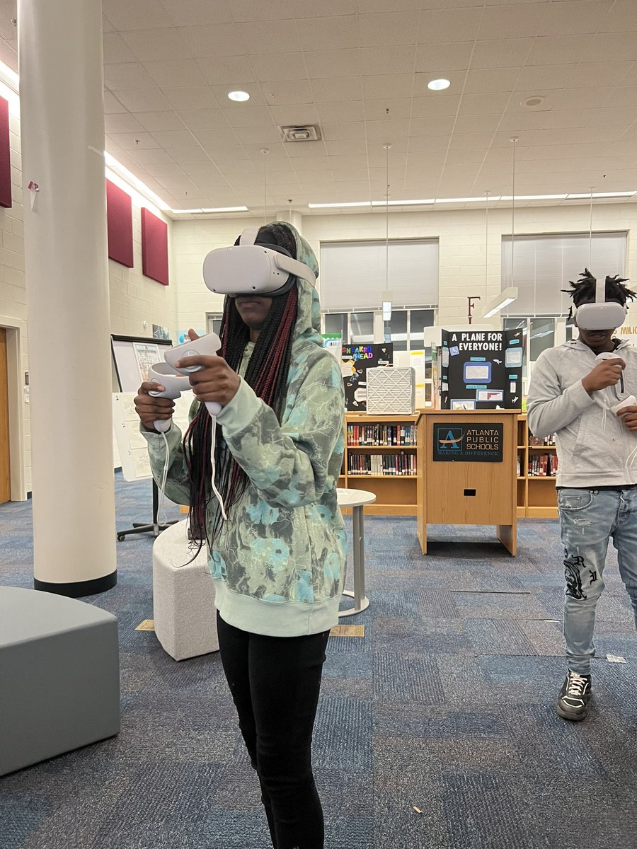 MsJaylaBailey's tweet photo. Always love seeing the Carver cluster come together! @APSCarverEC hosted a wonderful STEAM night last night. The Sustainable Fashion Show was definitely a highlight! #ONECarver @STEMATLW @APSInstructTech @APSSylvanHills https://t.co/CHMpiR3CQl