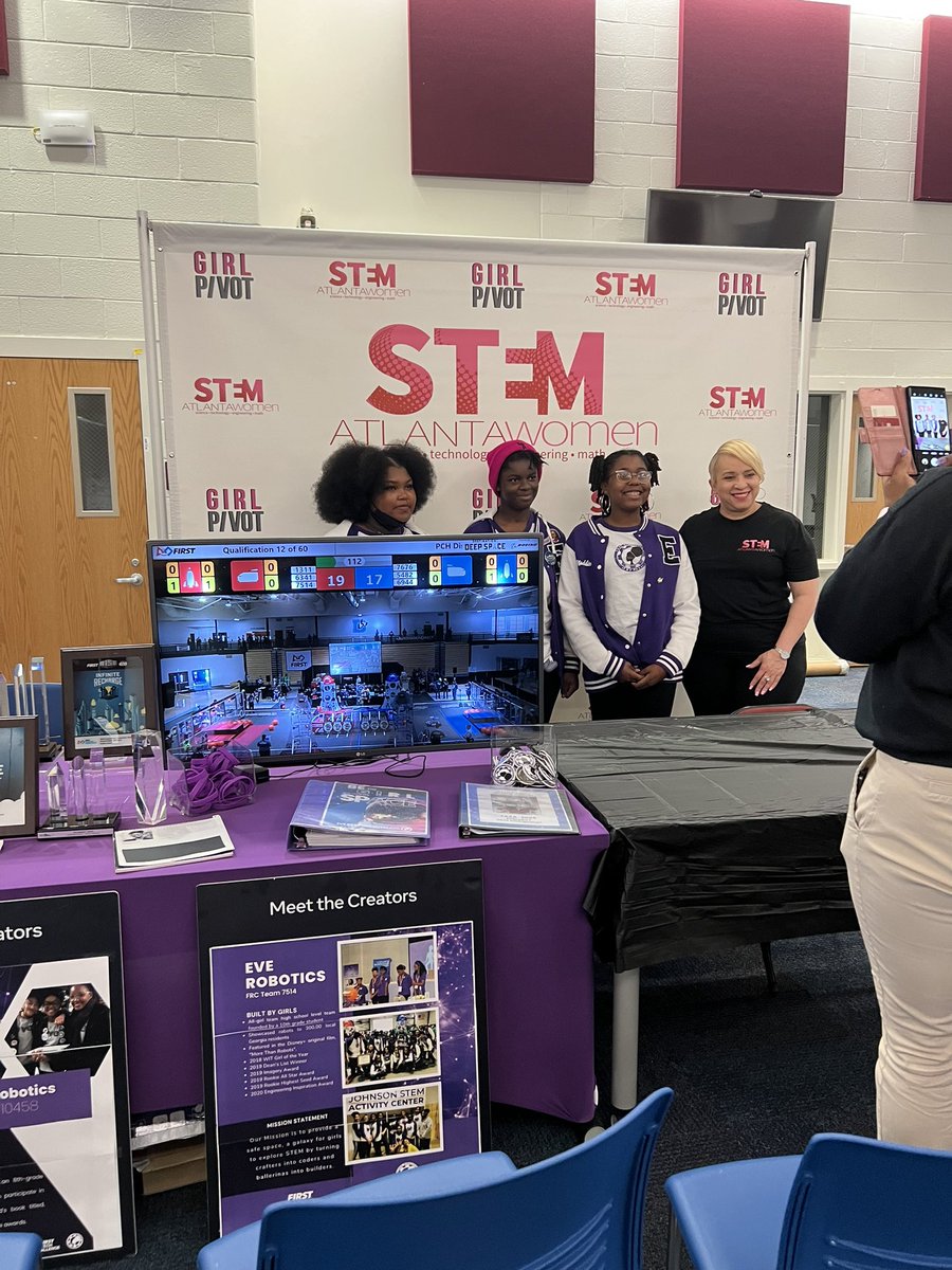 MsJaylaBailey's tweet photo. Always love seeing the Carver cluster come together! @APSCarverEC hosted a wonderful STEAM night last night. The Sustainable Fashion Show was definitely a highlight! #ONECarver @STEMATLW @APSInstructTech @APSSylvanHills https://t.co/CHMpiR3CQl