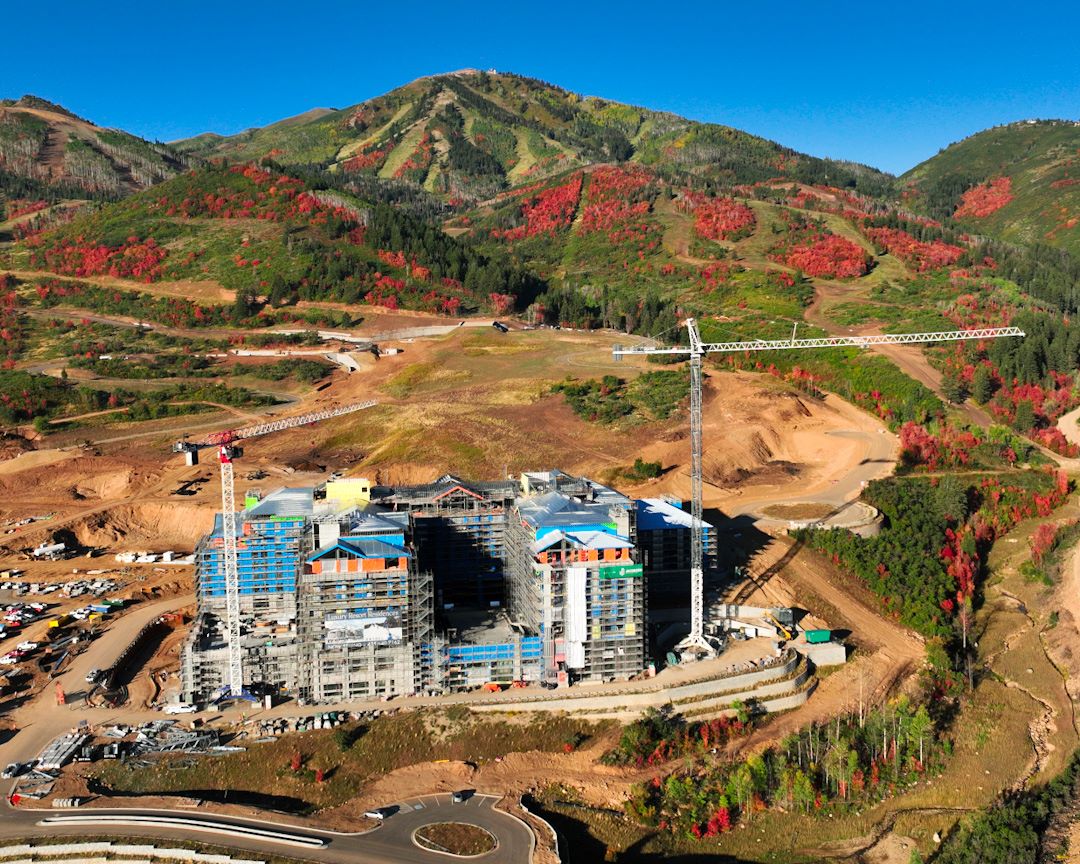 JacobsenBuilds's tweet photo. There is so much to get excited about on the Mayflower ski area campus! These striking progress photos show the 1st structure being built there: the MWR Hotel &amp; Conference Center. Cheers to @ExtellDev for their vision on this project!

#BuiltForLife #JacobsenPartners https://t.co/4Mx05uiymd