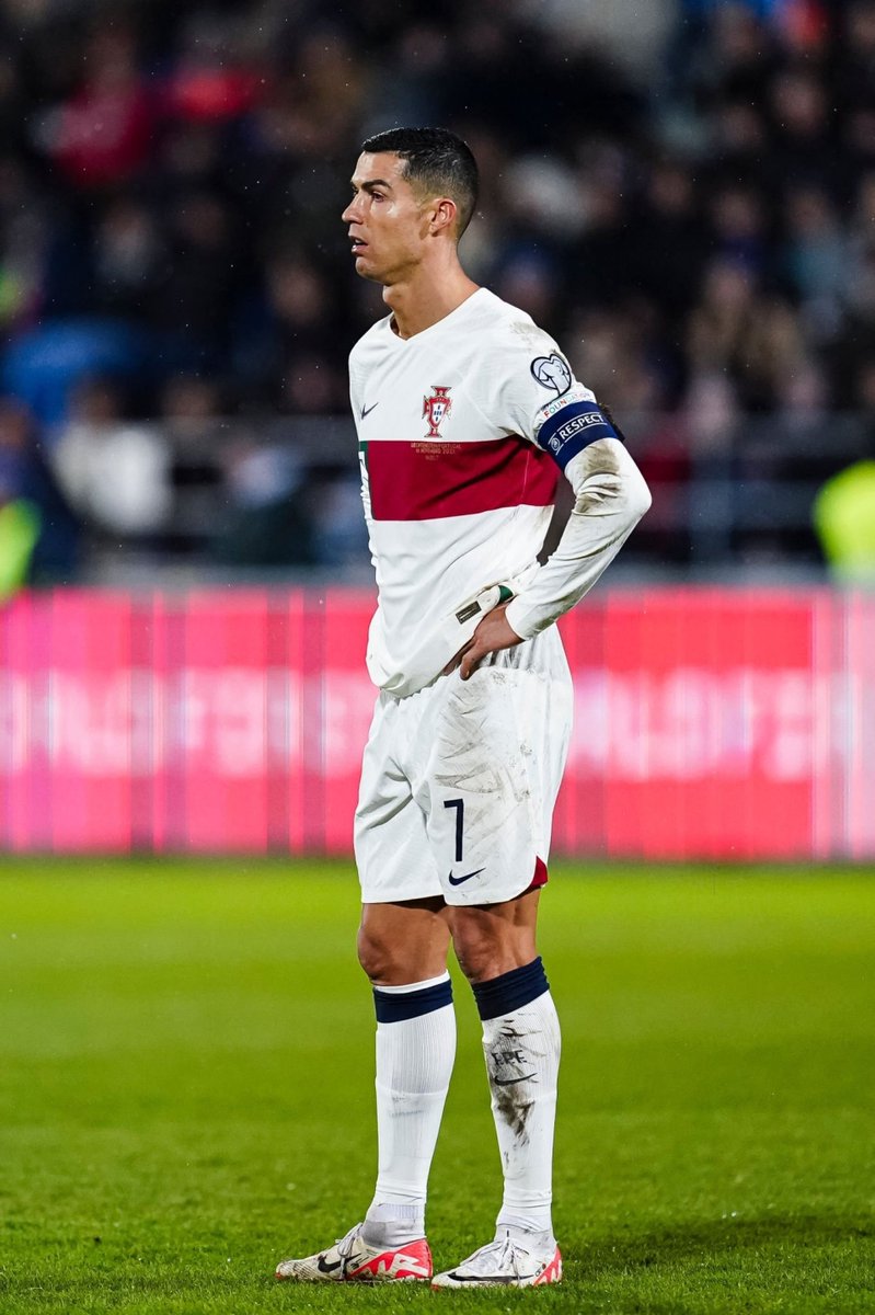 CR7HQ_'s tweet photo. Cristiano Ronaldo ๐๐ต๐น
#LIEPOR https://t.co/mDaegiDg1F