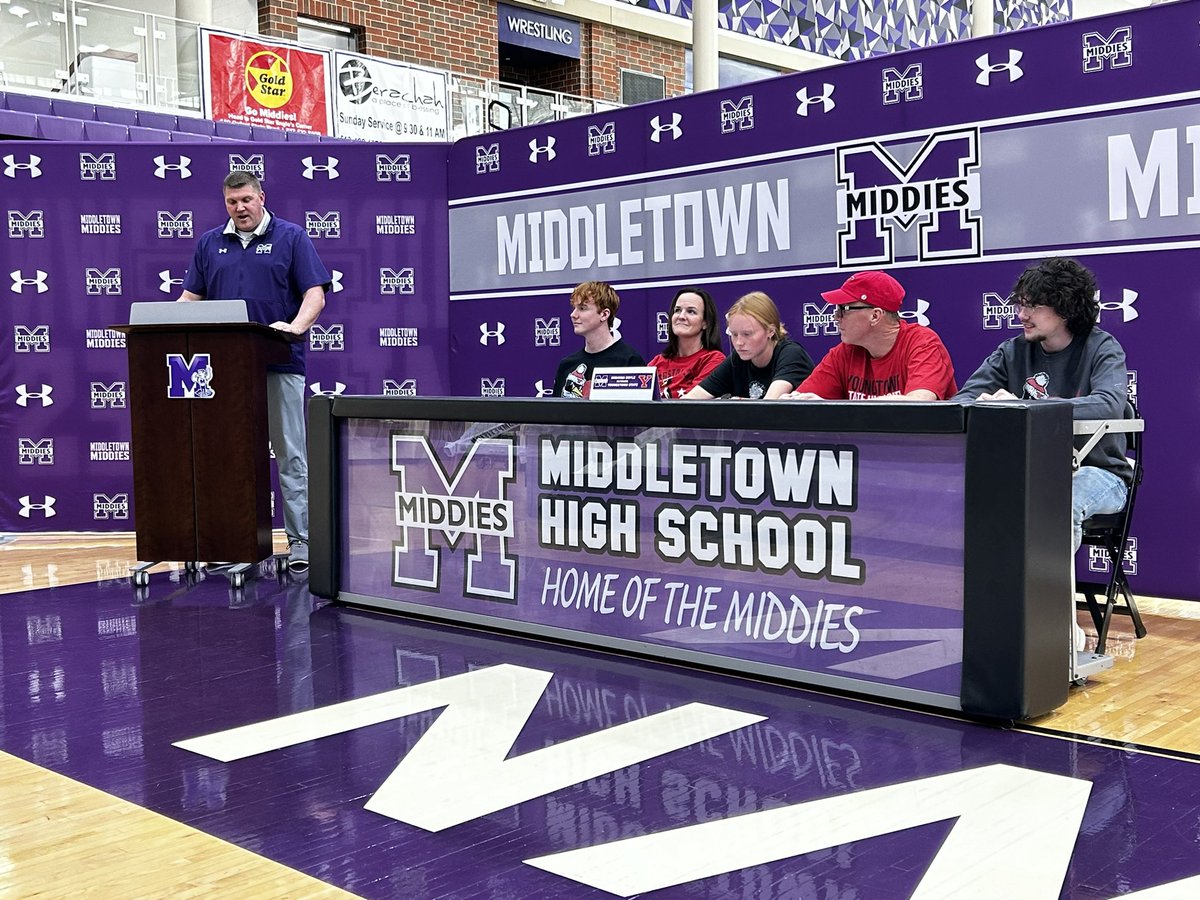 Middie XC tweet media