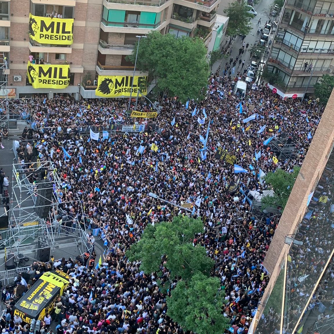 La gente ya eligió. Esto es increíble 🦁🇦🇷