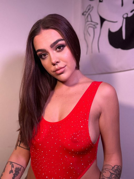 Idk how to flirt, but we can argue 💋 https://t.co/h3Ainh1WVp