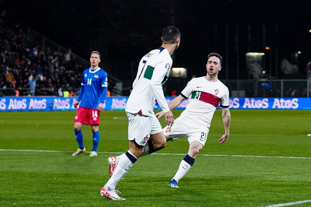 MousaQi's tweet photo. Cristiano Ronaldo ๐๐ต๐น
#LIEPOR https://t.co/2iHEICUw00