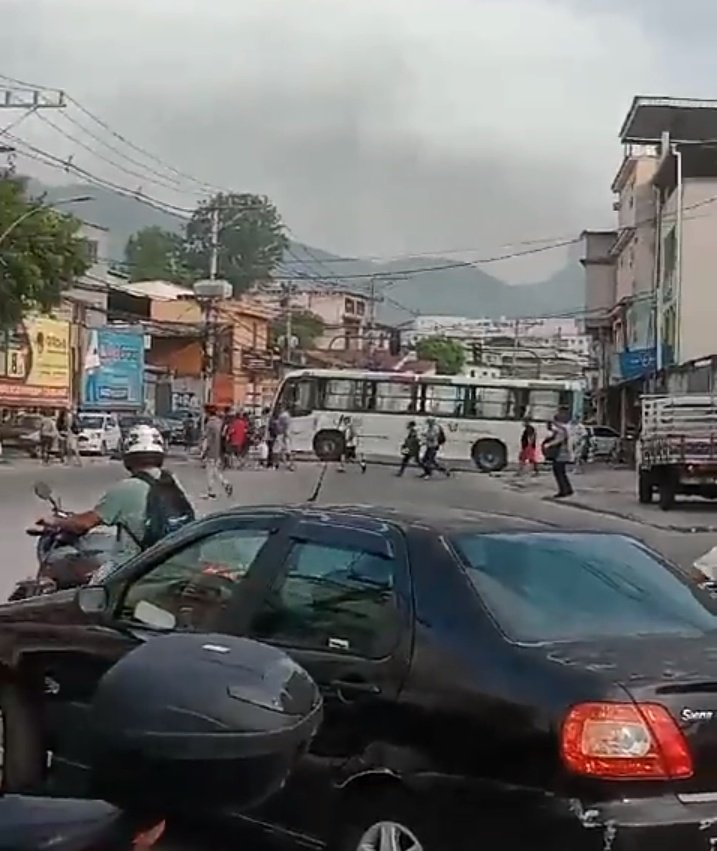 Opesadelo01's tweet image. #Vandalismo ! 
#Bandidos vão ter a resposta devido essa #baderna na #Gardênia_azul