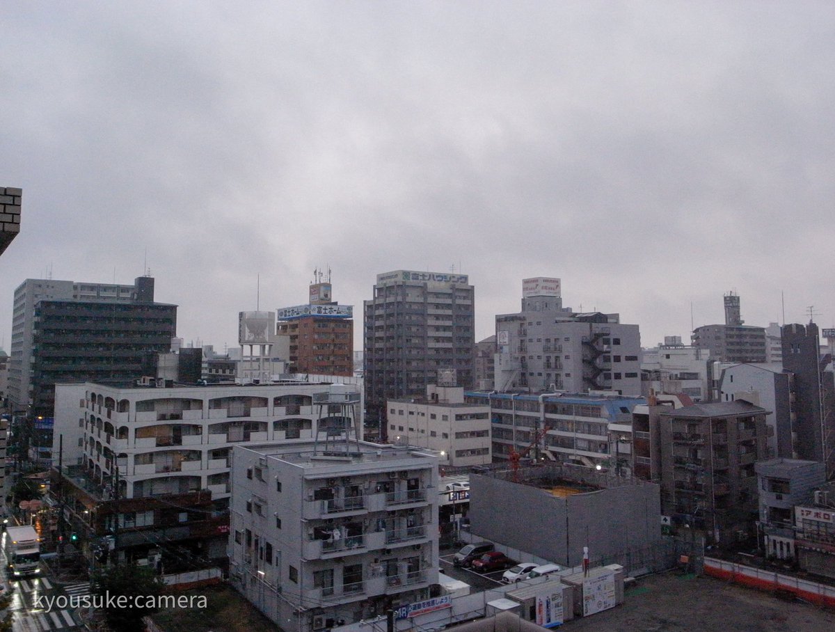 MacFan_kyousuke's tweet photo. おはようございます☔️今日は雨ですね。
お出かけの際は気をつけてくださいね!
さしぶりのGRD2でのイマソラ☔️
#イマソラ
#おはようございます
#GRD2
#ricohgr
#gardigital
#何気ない風景
#誰かの記憶の片隅に
#写真好きな人と繋がりたい
#kyousukecamera https://t.co/gyJaTyaoCm