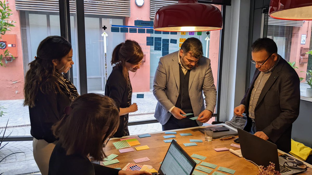 ⭕️👏 ¡Hoy estuvimos en las oficinas de <a href="/Inedit/">Inedit Damm</a>! El director ejecutivo <a href="/AndreeHenriquez/">Andreé Henríquez</a> y el miembro del directorio <a href="/Luismartinezc/">Luis Martinez Cerna</a>, fueron parte de una jornada de trabajo donde se afinó la metodología y la coordinación para lo que será el proyecto "Tarapacá Circular".