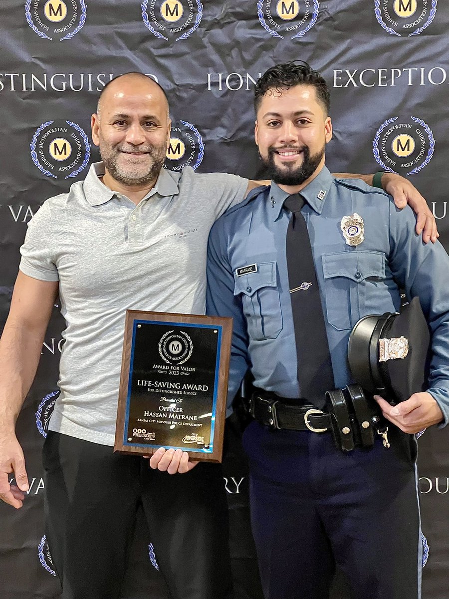 kcpolice's tweet photo. Congratulations to our officers who received Awards For Valor today from the Metropolitan Chiefs and Sheriffs Association!

Officers saved lives, risked their own lives, and demonstrated tremendous honor while serving Kansas City.

Officer James Muhlbauer… 

1/2 https://t.co/boiHfKSm2S