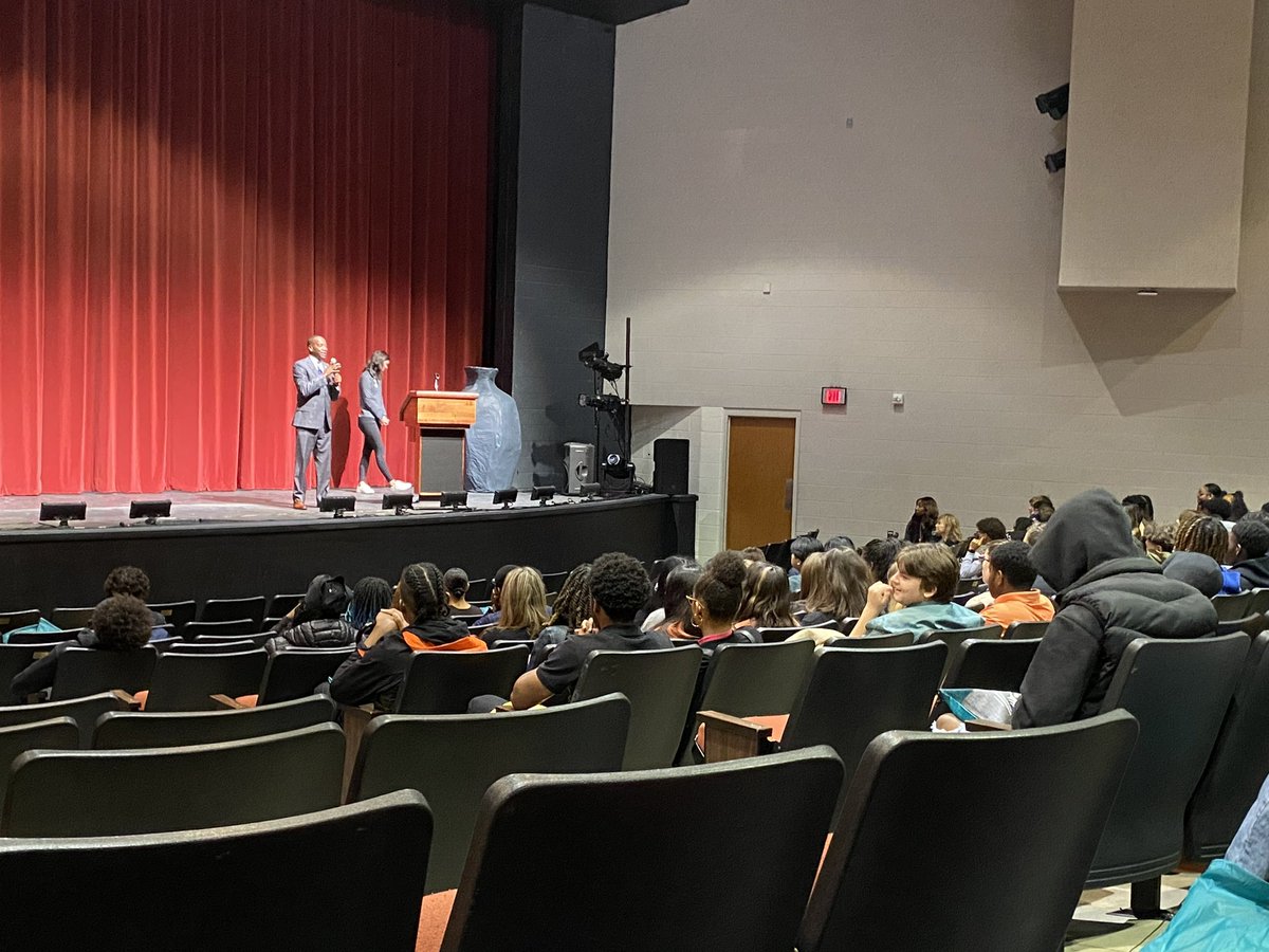 LackeyHS's tweet photo. Lackey high school students attending the Youth Apprenticeship Summit at CSM. Learning interview skills, resume writing and participating in mock interviews. https://t.co/DME9qJdfZv
