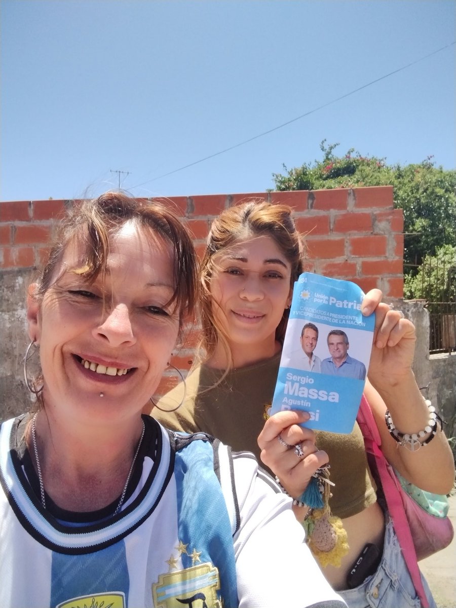 NancyPerrotti1's tweet photo. SE VIENE LA ARGENTINA QUE ESTÁBAMOS ESPERANDO.
#SergioMassaPresidente
#MerloBsAsConMassa https://t.co/WdYpFbS2zp