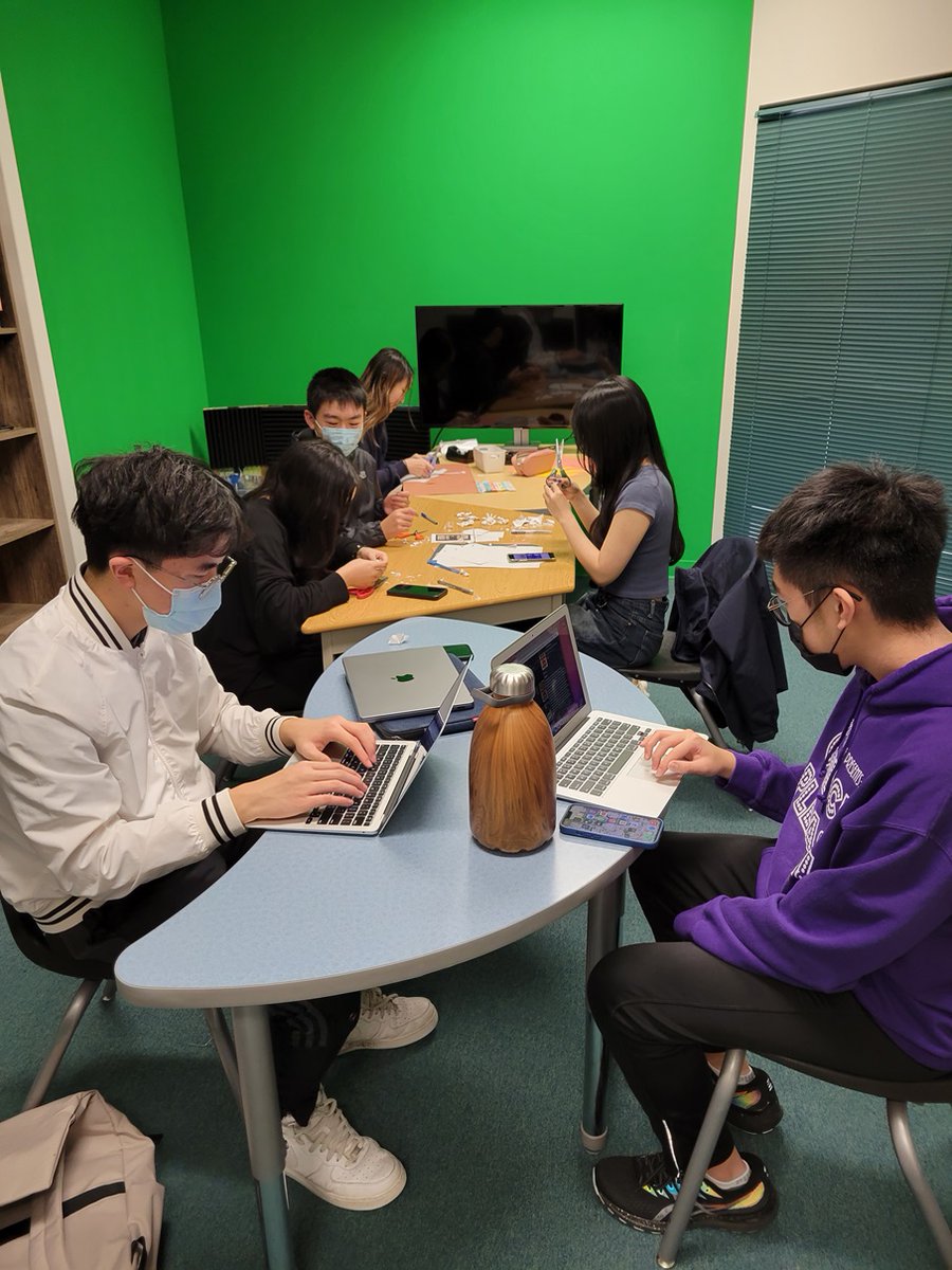 Palmerlibrary38's tweet photo. So thankful to have a crew of library monitors helping out weekly with their creativity and enthusiasm!
#libtech38 #sd38learn #sd38 #rtla38 https://t.co/rgJijtTCRn