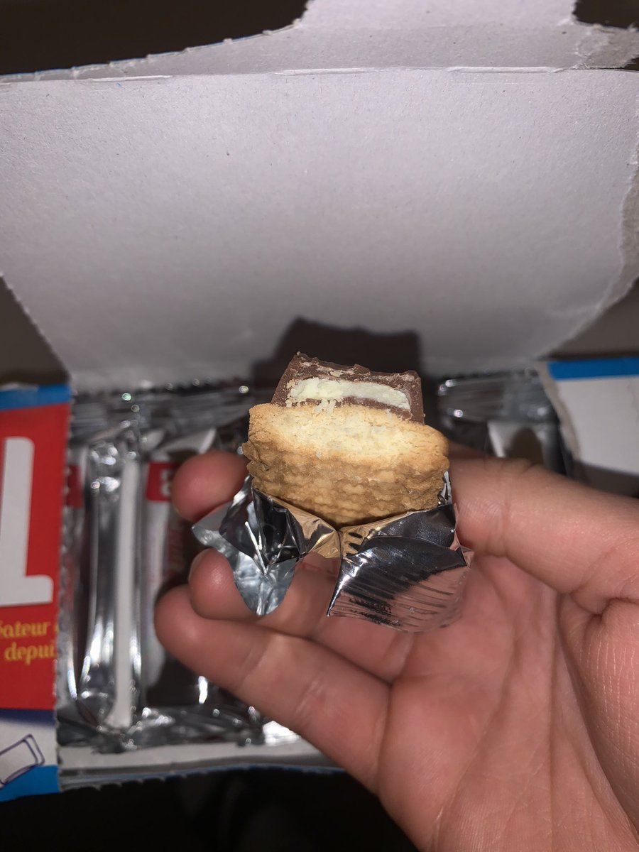 ademvvz's tweet photo. c'est les meilleurs gâteau de l'histoire https://t.co/AfmpsshmCV