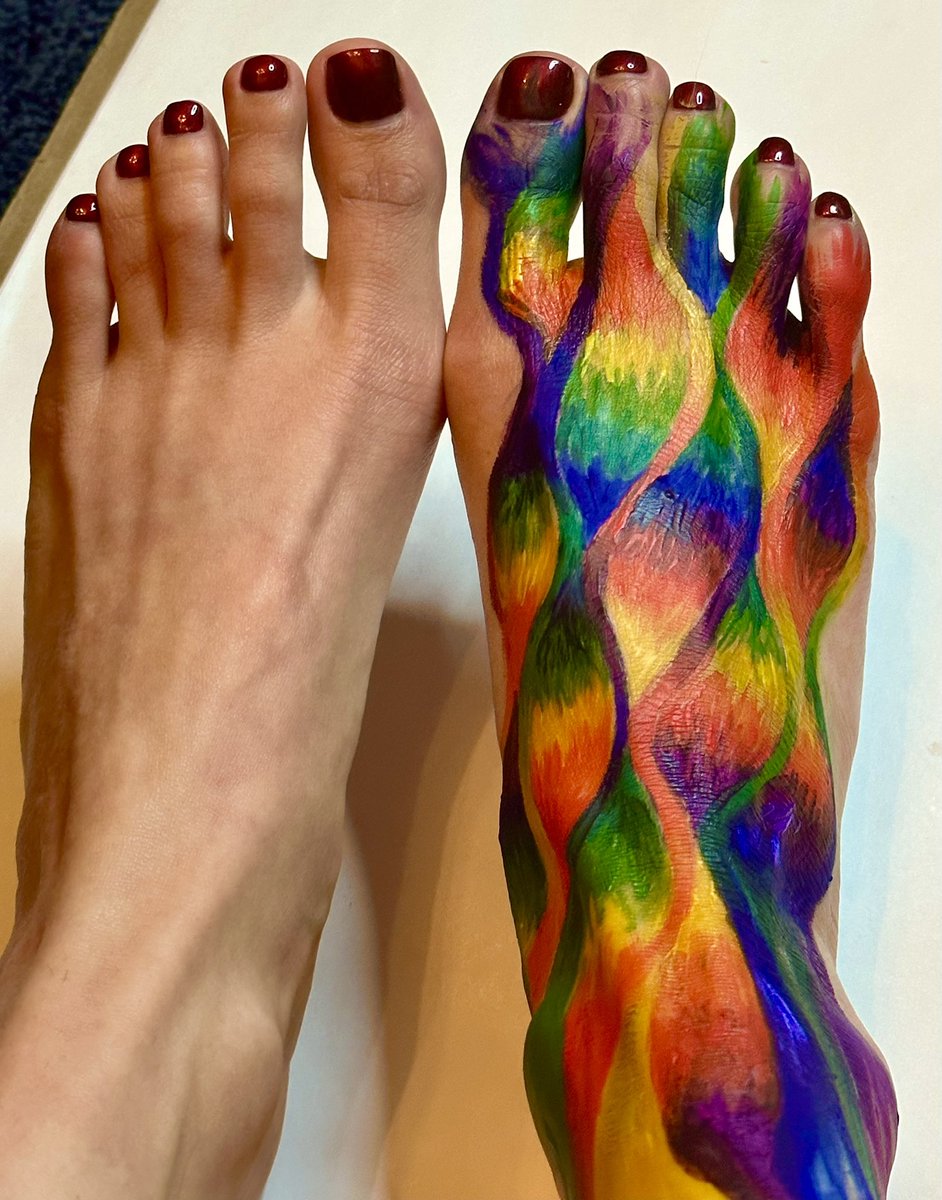 fancyfilopodia's tweet photo. Painting my feet is fun.The cleanup is even MORE fun #feetfetish #footfetish #higharches #feet #feetpics #sexyfeet #topsoffeet #toes #soles #femdom #footworship #feetgoddess #ticklishtoes #suckmytoes #longtoes #dancerfeet #dirtyfeet #feetseller #feetslave #paintedfeet https://t.co/pC9reCeCHV