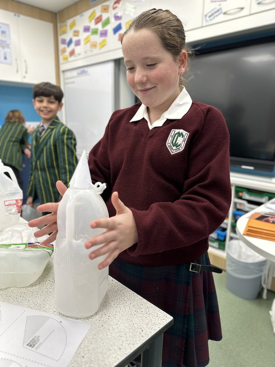 CCJuniorScience's tweet photo. #CCJYear6 making and testing the best rocket mice. Some creative ideas, many reaching the ceiling! #CCDiscovery #CCCreators #CCProblemsolvers https://t.co/8JFYA0txZz