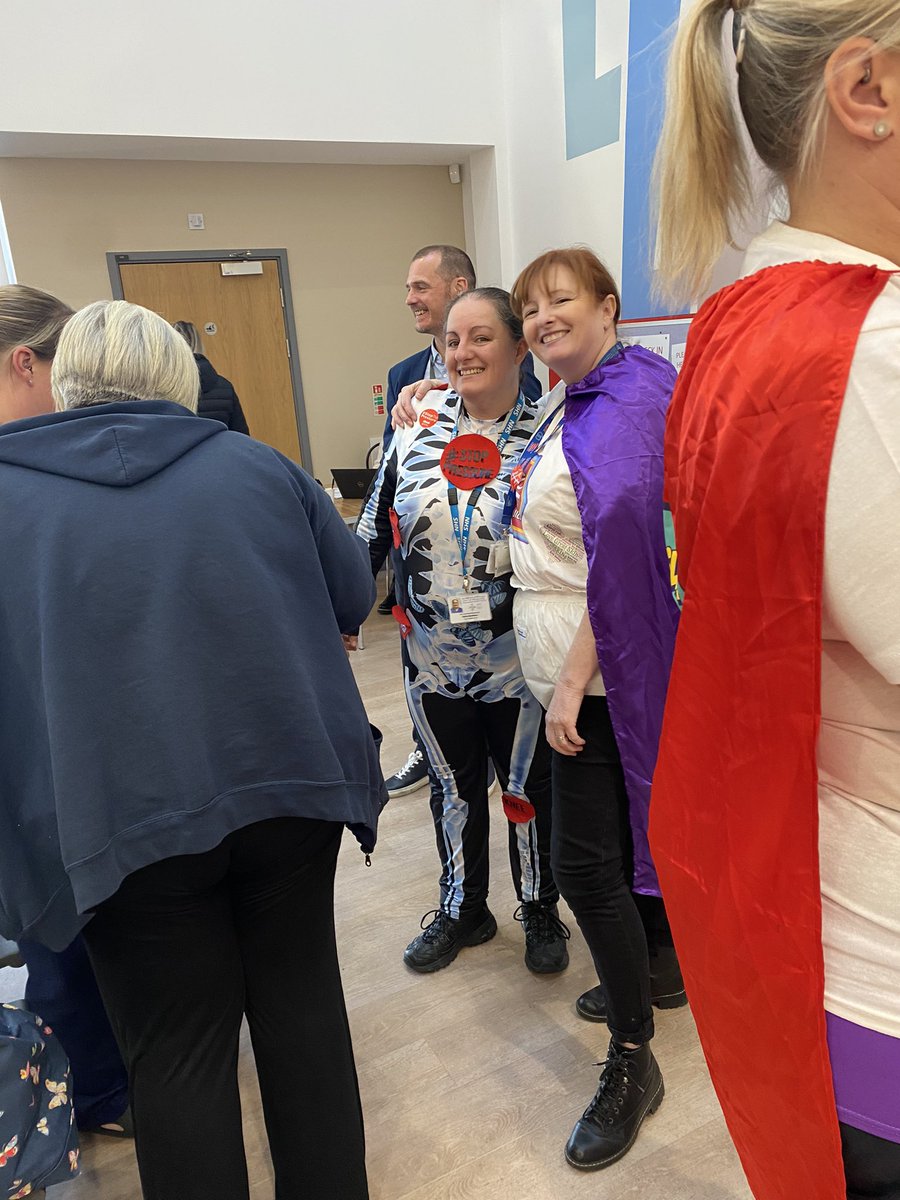 Excellent engagement day today <a href="/CwmTafMorgannwg/">Cwm Taf Morgannwg University Health Board</a> raising awareness for #stoppressureulcer day. The Tissue viability team have been busy around our community hospital sites