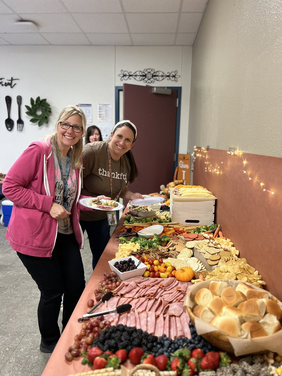 Mrs. Ellis tweet media