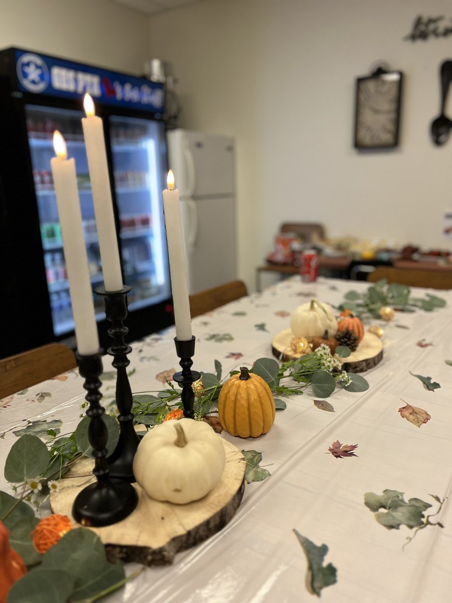 Mrs. Ellis tweet media