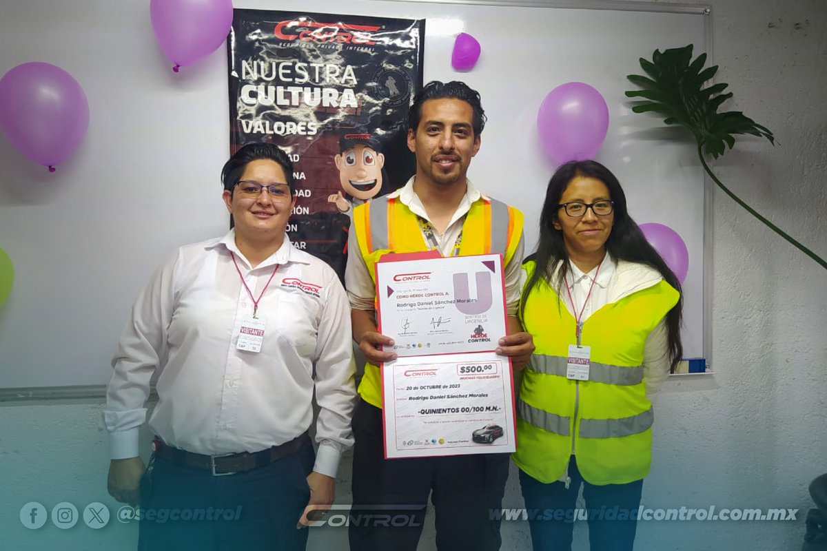 segcontrol's tweet image. Todos podemos ser Héroes un día. En esta ocasión reconocimos otros héroes Control en Toluca.

En Control reconocemos el esfuerzo y dedicación de cada colaborador que da un poco más, en el cumplimiento de su deber.

#YoSoyControl #FamiliaControl #HéroesControl