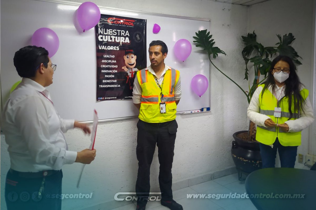 segcontrol's tweet image. Todos podemos ser Héroes un día. En esta ocasión reconocimos otros héroes Control en Toluca.

En Control reconocemos el esfuerzo y dedicación de cada colaborador que da un poco más, en el cumplimiento de su deber.

#YoSoyControl #FamiliaControl #HéroesControl