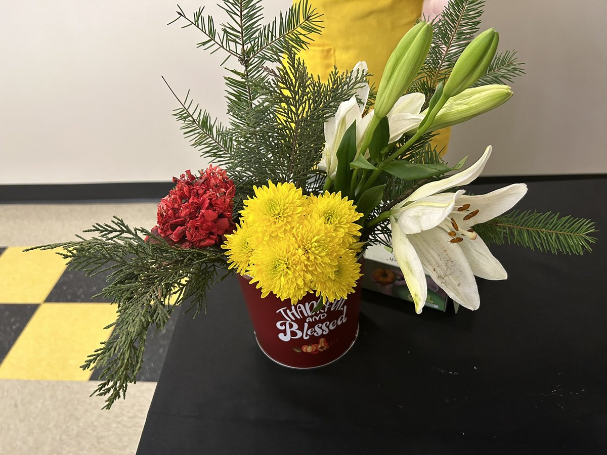GPHS_PrinHopVin's tweet photo. Sweet Treats today by our culinary arts students!! A great way to start the Holiday season! So grateful!! #jacketjoy Thanks Chef Monroe!! @GPHSFFA @GwynnParkHS https://t.co/WyPcg3w3VH