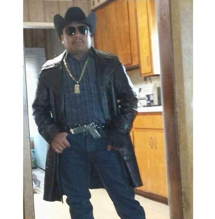 iamdaniel_vazqu's tweet photo. Mi outfit cuando me inviten a la iglesia a ser padrino de bautizo https://t.co/UGE9DE8ssY