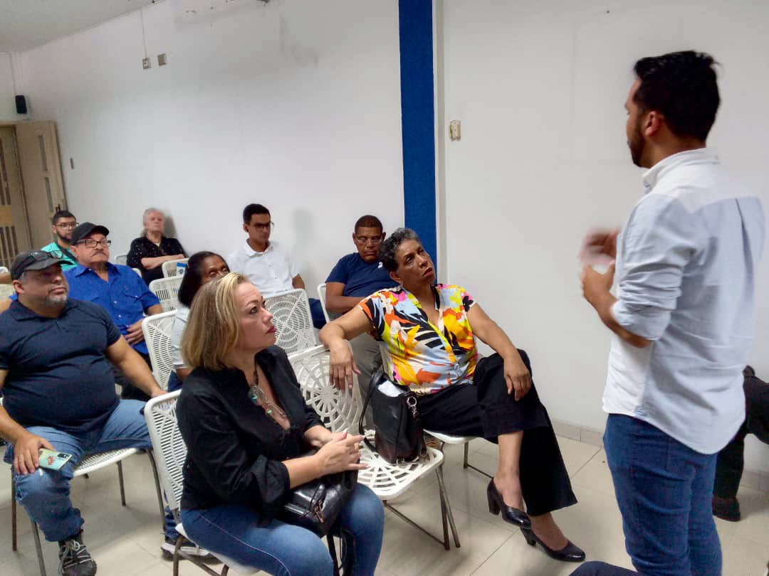 Jesusfbolivarb's tweet photo. #16Nov Hoy reunión del CES de #Caracas, nuestro trabajo continúa sin descanso y sin miramientos resteados con nuestra dirección Nacional encabezada por @hramosallup.

@ADemocratica nació para estar al lado del pueblo Venezolano y ese mandato lo acompañaremos siempre. https://t.co/6zON7toIG6