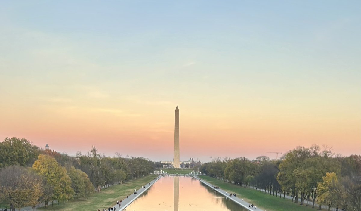 dalzellb304's tweet image. Visiting the Lincoln Memorial and getting to hang out with some of the other bus chaperones! #bus1 #teamapollo @ClaggettMCS @MrCondit